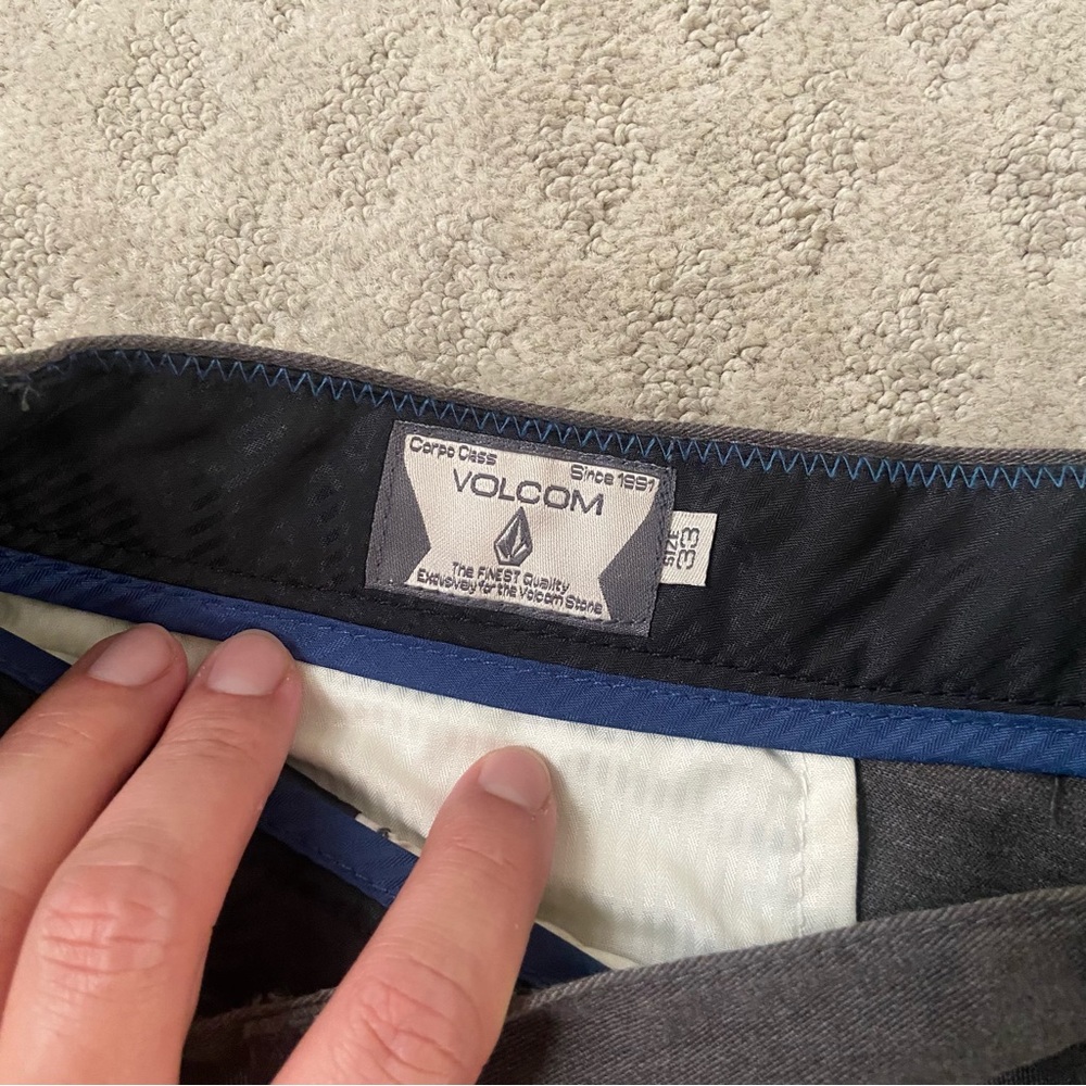 Volcom Shorts - Picture 2 of 3